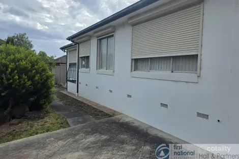 Property photo of 8 Leprosa Close Endeavour Hills VIC 3802