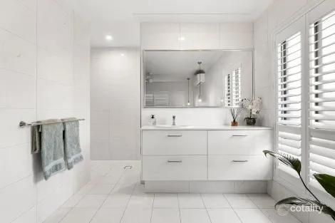 Property photo of 18 Endeavour Close Hemmant QLD 4174