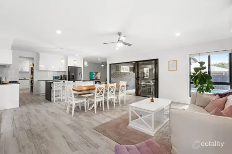 Property photo of 18 Endeavour Close Hemmant QLD 4174