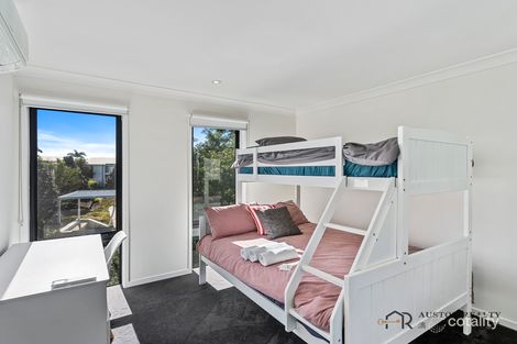 Property photo of 32/1 Ancora Crescent Hope Island QLD 4212