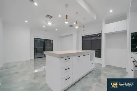 Property photo of 54 Nankeen Loop Beveridge VIC 3753