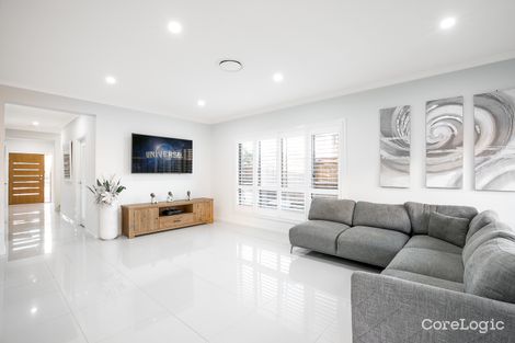 Property photo of 2 Bowen Circuit Gledswood Hills NSW 2557