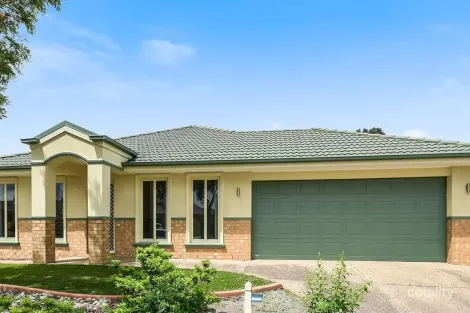10 Norwich Dr, Berwick, VIC 3806