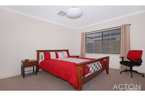 Property photo of 5 Batavia Quays South Yunderup WA 6208