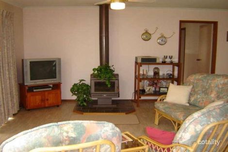 Property photo of 4 Leopold Crescent Hampton Park VIC 3976