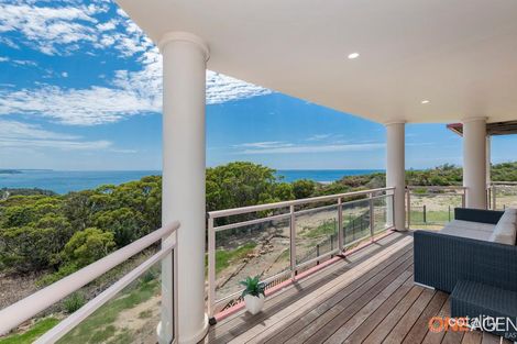 Property photo of 18 Seacliff Place Caves Beach NSW 2281