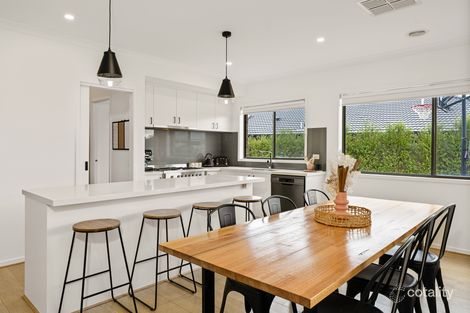 Property photo of 6 Broadhead Way Bannockburn VIC 3331