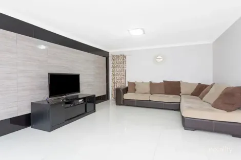 Property photo of 4/5A Binalong Road Pendle Hill NSW 2145