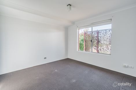 Property photo of 105 Camden Way Meadow Springs WA 6210