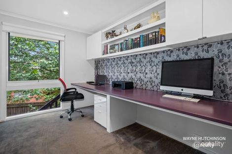 Property photo of 18 Hillingdon Drive Diamond Creek VIC 3089