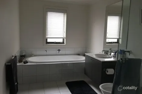 Property photo of 21 Waverley Park Drive Mulgrave VIC 3170