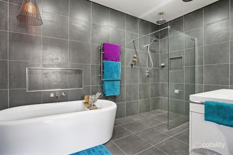 Property photo of 2 Hely Avenue Fennell Bay NSW 2283
