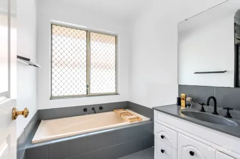 Property photo of 20B Wychitella Place South Kalgoorlie WA 6430