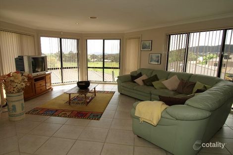 Property photo of 13 Robinia Place Jerrabomberra NSW 2619