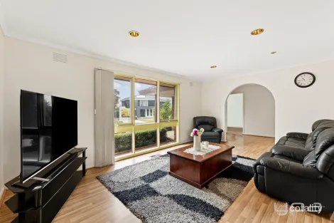 Property photo of 8 Geddes Crescent Hoppers Crossing VIC 3029
