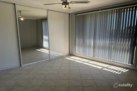 Property photo of 318 Copperfield Drive Rosemeadow NSW 2560