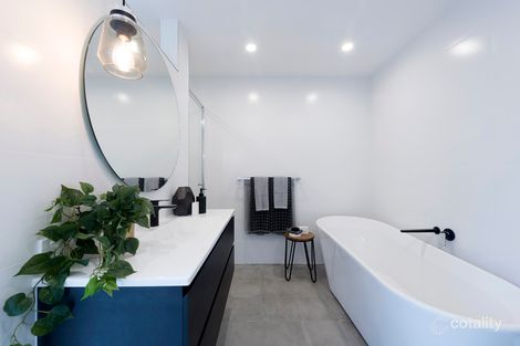 1 Finlay Cres, Ourimbah, NSW 2258