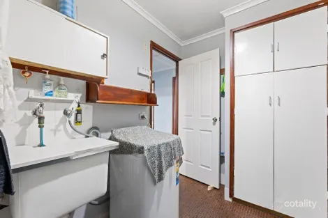 Property photo of 18 Amaroo Court Smithfield SA 5114