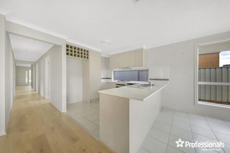 Property photo of 68 Fantail Way Brookfield VIC 3338