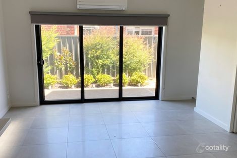 Property photo of 2/13 Trinca Court Werribee VIC 3030
