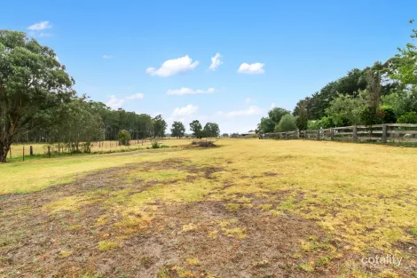 Property photo of 25 Mill Lane Rosedale VIC 3847