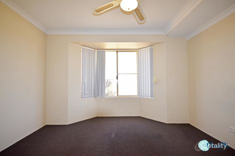 Property photo of 17 Grenadier Court Warnbro WA 6169