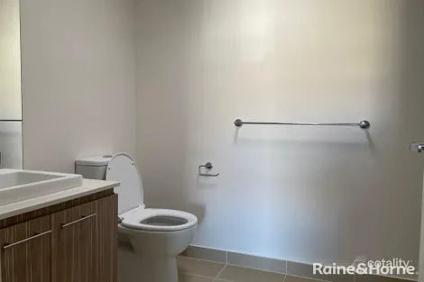 Property photo of 72 Beehive Drive Williams Landing VIC 3027