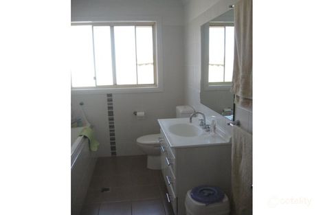 Property photo of 33 Jordan Place Young NSW 2594