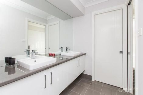 Property photo of 119 Strickland Drive Boorooma NSW 2650