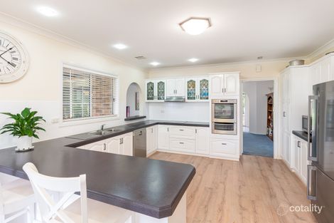 Property photo of 4 Jabiru Place Glenfield Park NSW 2650