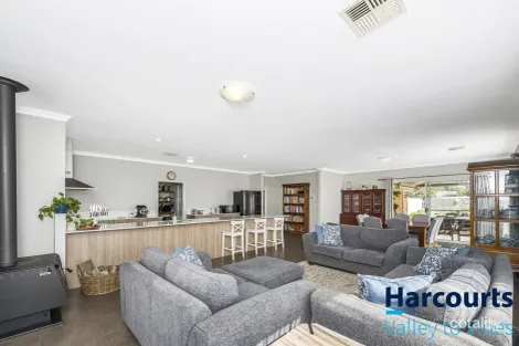 554 Maddern Rd, Chittering, WA 6084