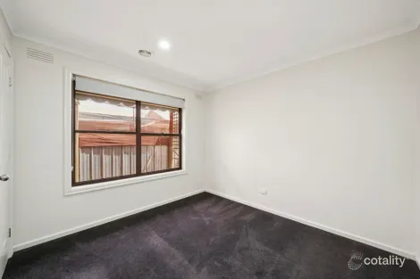 Property photo of 10 Larsen Street Mooroopna VIC 3629