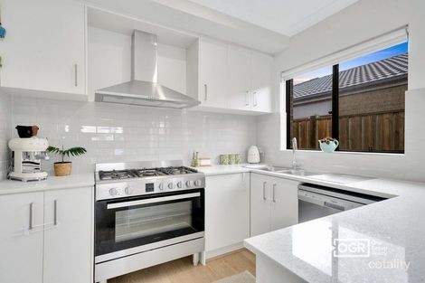 Property photo of 5 Camrose Street Mickleham VIC 3064