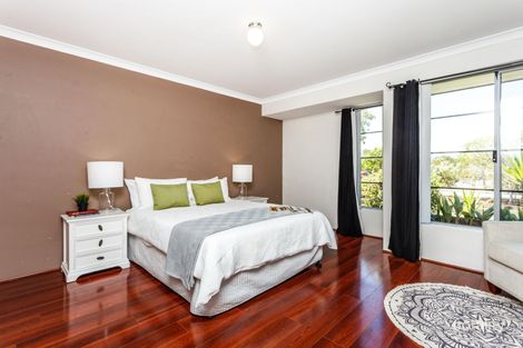 Property photo of 21 Normanby Bend Success WA 6164