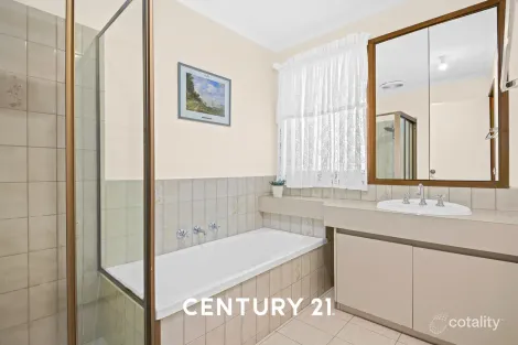 Property photo of 1 Glenda Close Clarinda VIC 3169