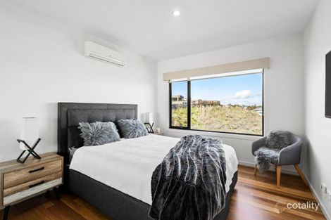 Property photo of 11 Mainridge Vista Keilor East VIC 3033