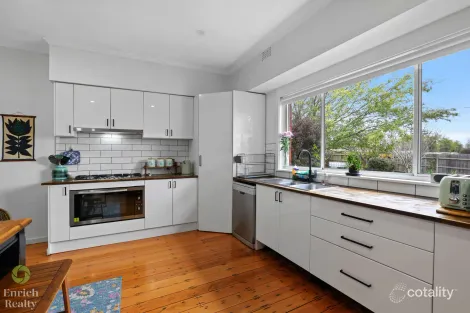 Property photo of 2 Service Road North Moe VIC 3825