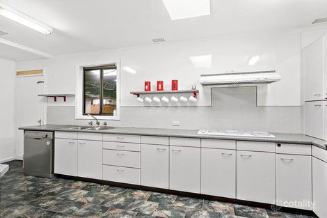 Property photo of 3 Echuca Crescent Koonawarra NSW 2530