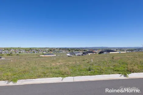 221 Lawrence Dr, Kelso, NSW 2795