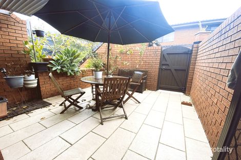 2/20 Moorgate St, Chippendale, NSW 2008