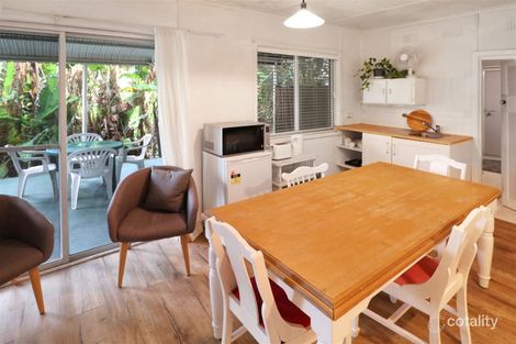 Property photo of 8 Fairscene Crescent Avoca Beach NSW 2251