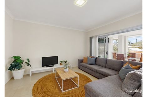 Property photo of 4/26 Embie Street Holland Park West QLD 4121