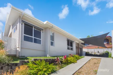 2/4 Pearse St, Banora Point, NSW 2486