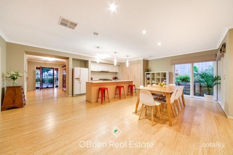 Property photo of 1 Condor Close Berwick VIC 3806