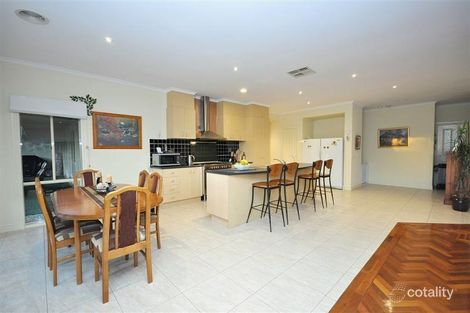 Property photo of 3 Correll Way Roxburgh Park VIC 3064