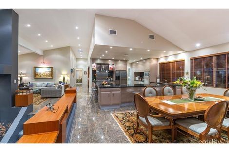 22 Neulans Rd, Indooroopilly, QLD 4068