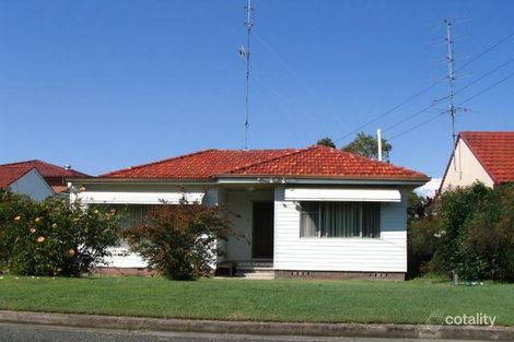 8 Seaman Ave, Warners Bay, NSW 2282