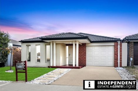 Property photo of 18 Fantail Way Brookfield VIC 3338