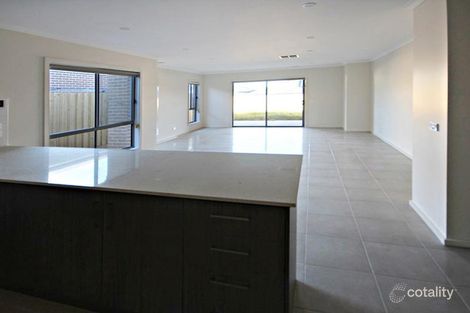 Property photo of 16 Landing Avenue Doreen VIC 3754