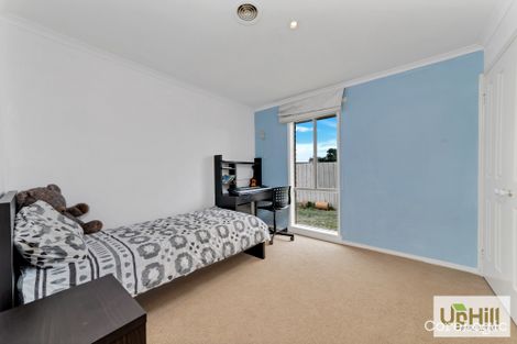 Property photo of 32 Bounty Way Berwick VIC 3806